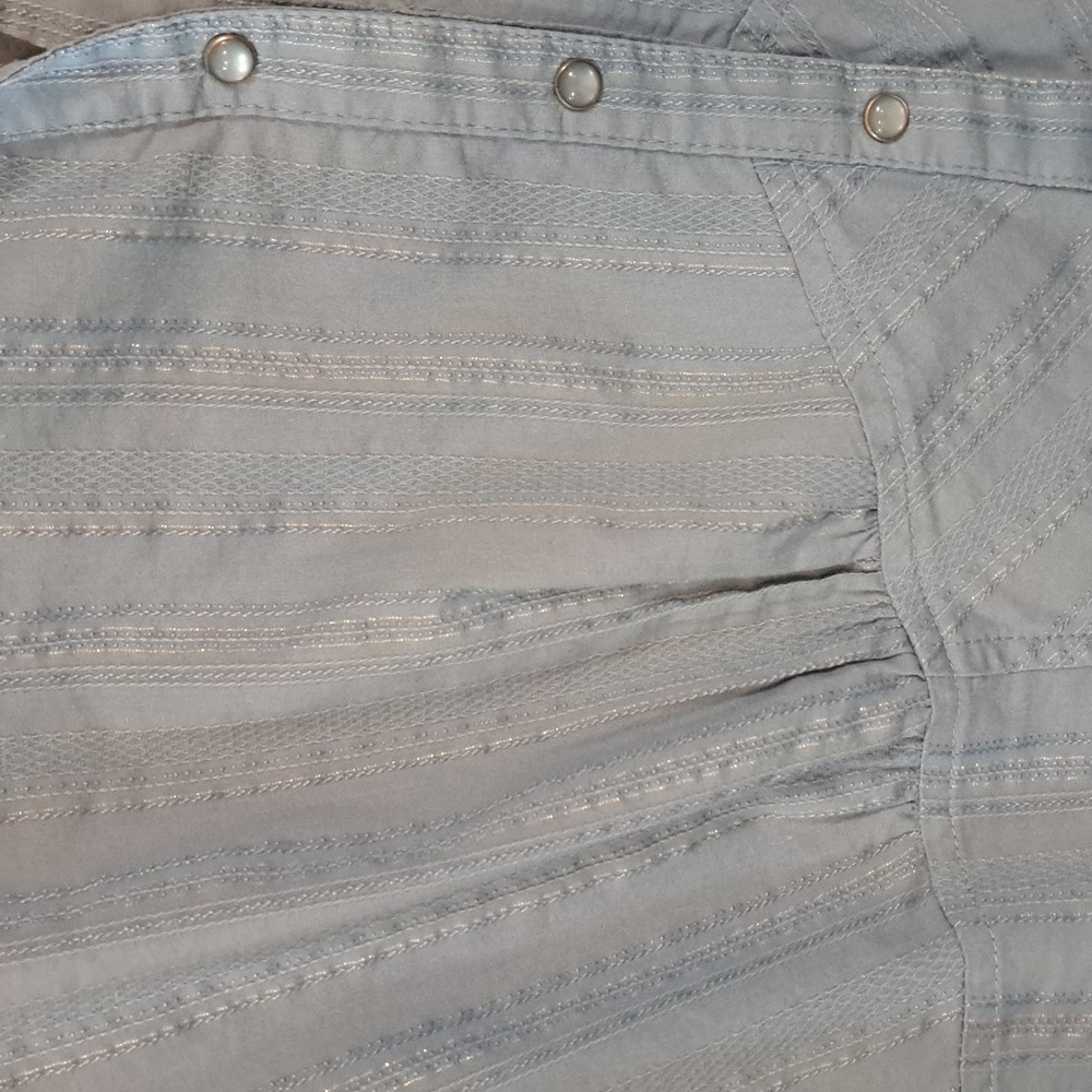 Women's Blue Button-Up Top - Picture 3 of 4
